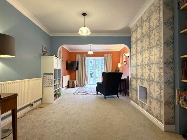 Clifton Crescent, Newark