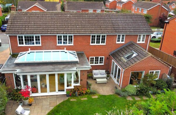 Vicarage Close, Collingham, Newark