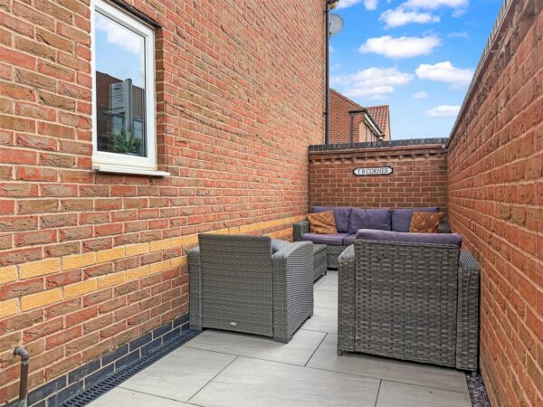 Goldstraw Lane, Fernwood, Newark