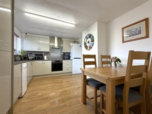 Wolfit Avenue, Balderton, Newark