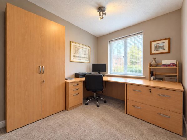 Goldstraw Lane, Fernwood, Newark