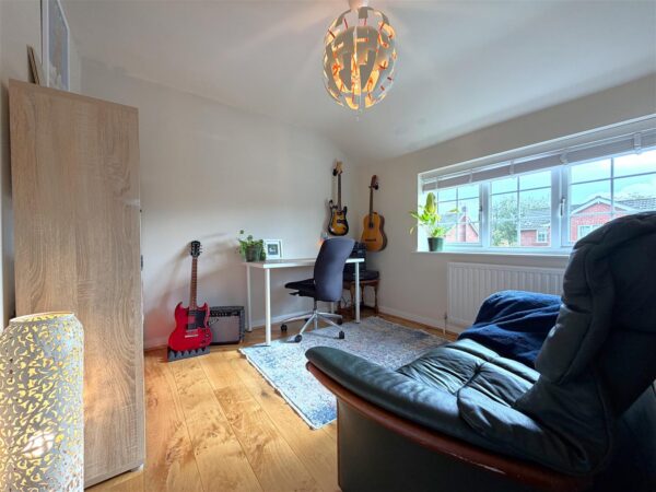 Vicarage Close, Collingham, Newark