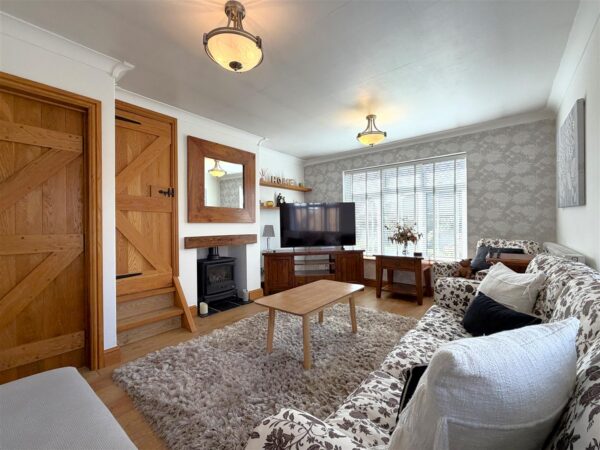 Butterfly Bungalow, Village Close, Farndon, Newark