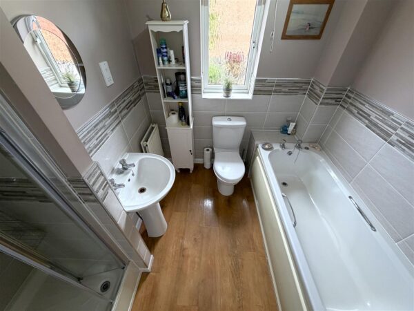 Goldstraw Lane, Fernwood, Newark