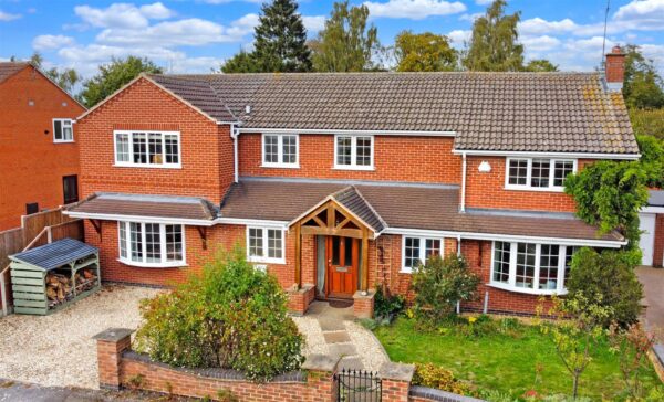 Vicarage Close, Collingham, Newark