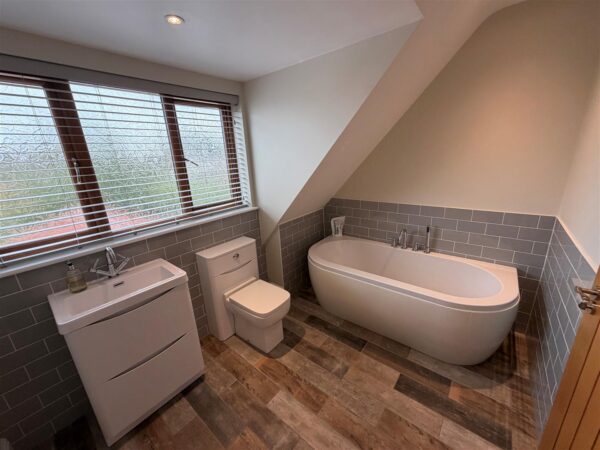 Village Way, Farndon, Newark