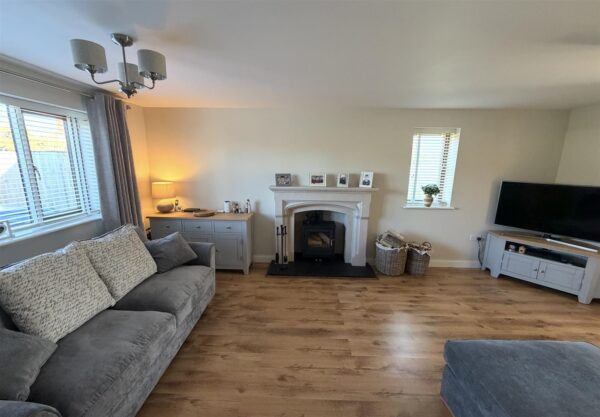 Village Way, Farndon, Newark