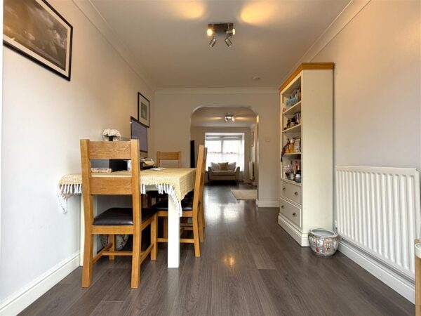 Edgehill Drive, Newark
