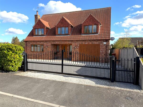Village Way, Farndon, Newark