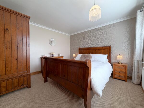 Butterfly Bungalow, Village Close, Farndon, Newark