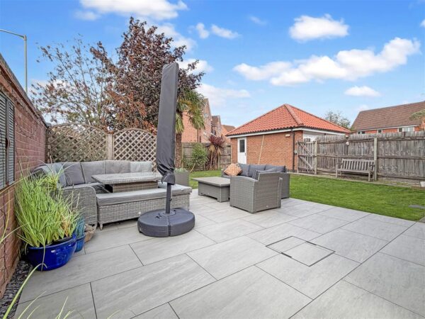 Goldstraw Lane, Fernwood, Newark